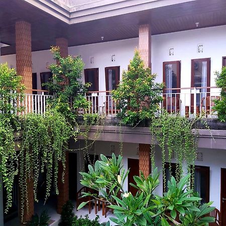 Genta House Hotel Kuta  Exterior photo