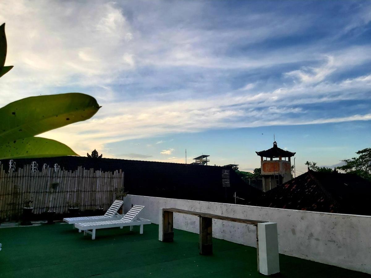 Genta House Hotel Kuta  Exterior photo