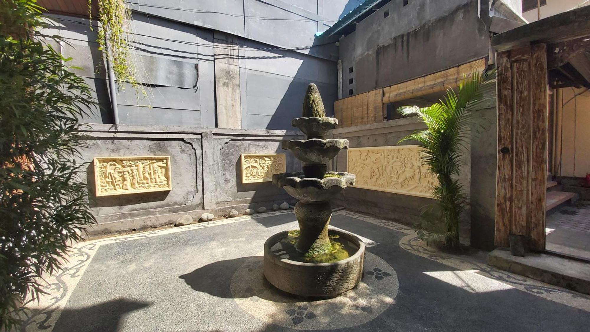 Genta House Hotel Kuta  Exterior photo