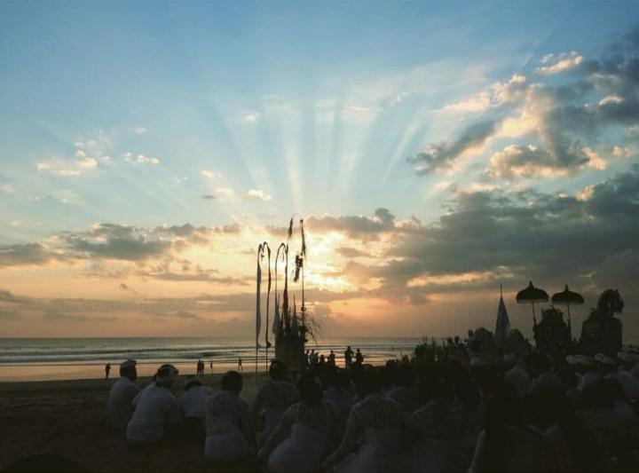 Genta House Hotel Kuta  Exterior photo